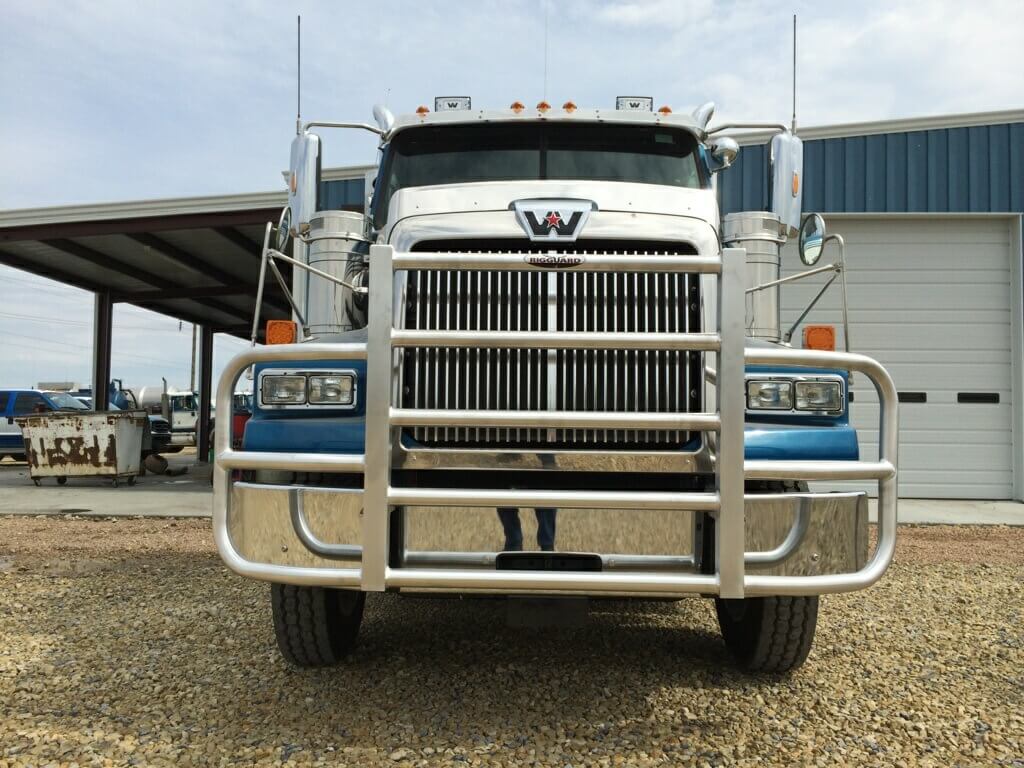 a front view of a truck
